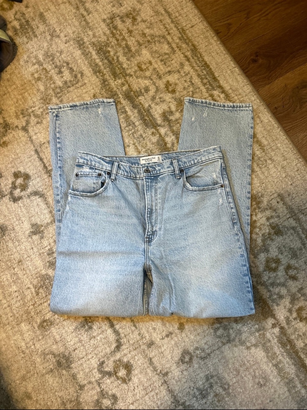 Abercrombie 90s Straight Ultra High Rise